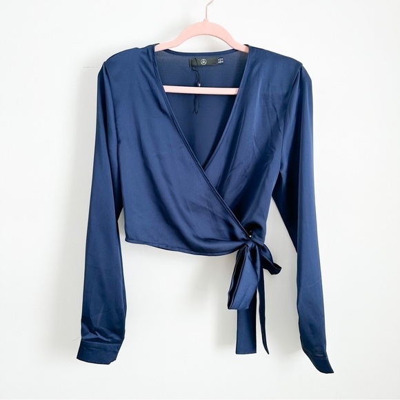 NWOT Missguided Dark Midnight Blue Satin Cropped Wrap Blouse Top - Picture 3 of 9